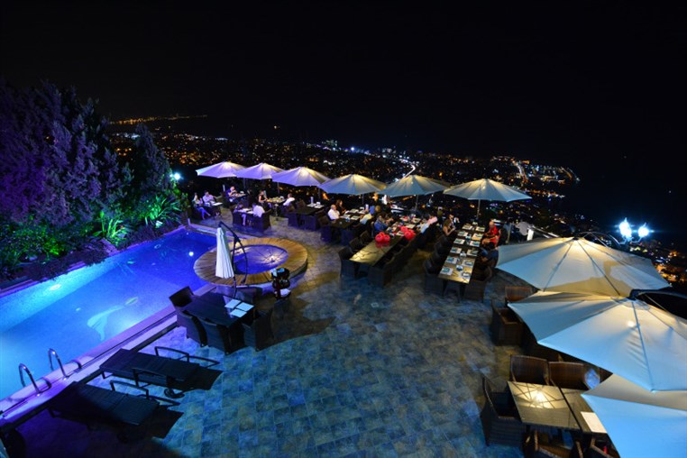 Bay Lodge Terrace on Saturday Night